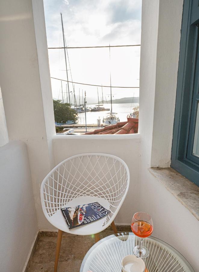 The White Rose Apartment Poros Town ภายนอก รูปภาพ