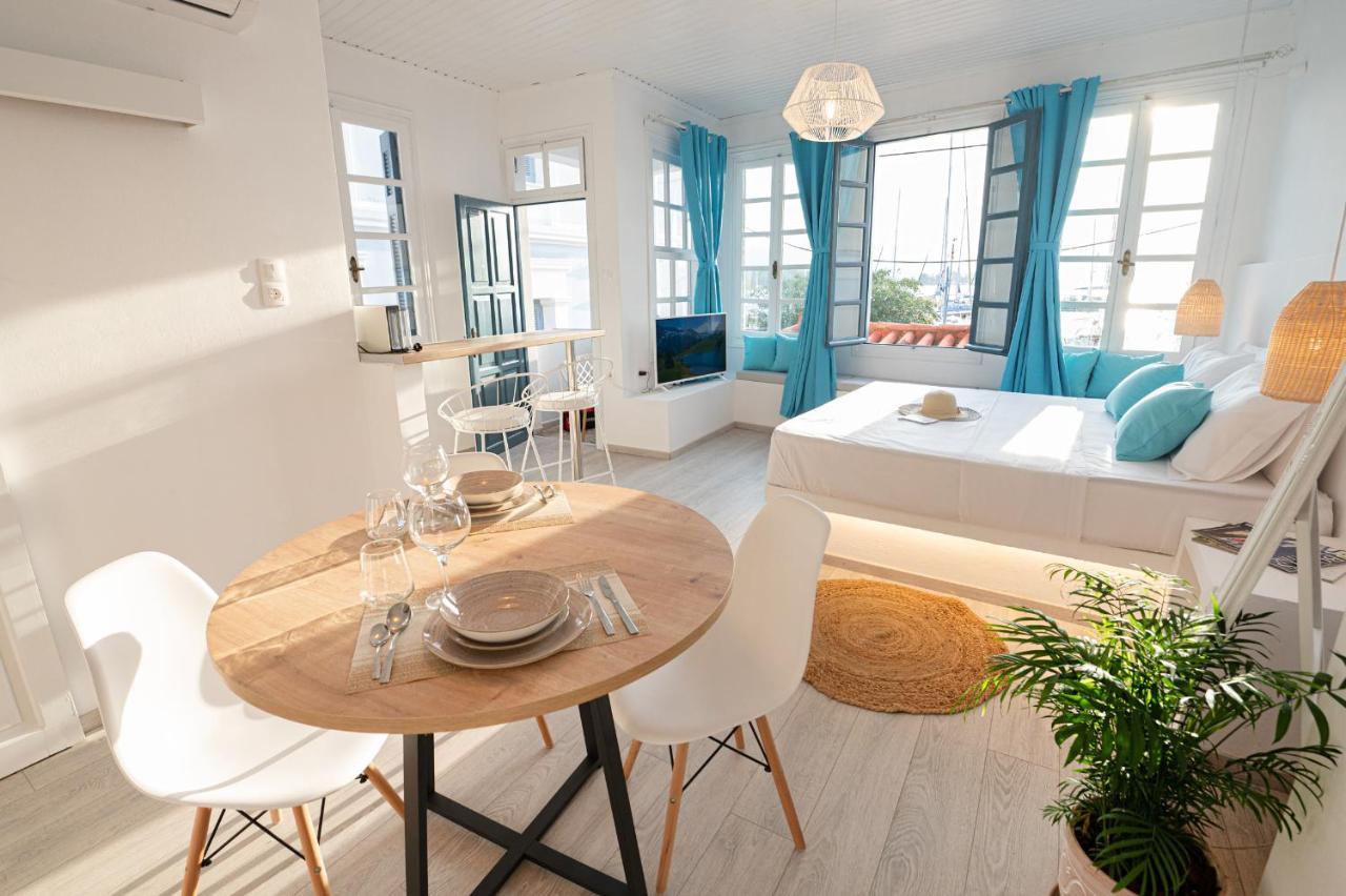 The White Rose Apartment Poros Town ภายนอก รูปภาพ