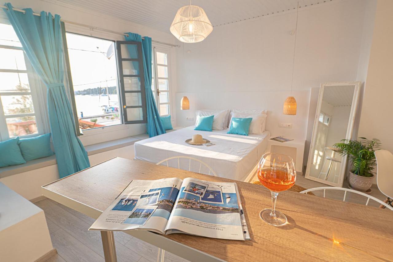 The White Rose Apartment Poros Town ภายนอก รูปภาพ