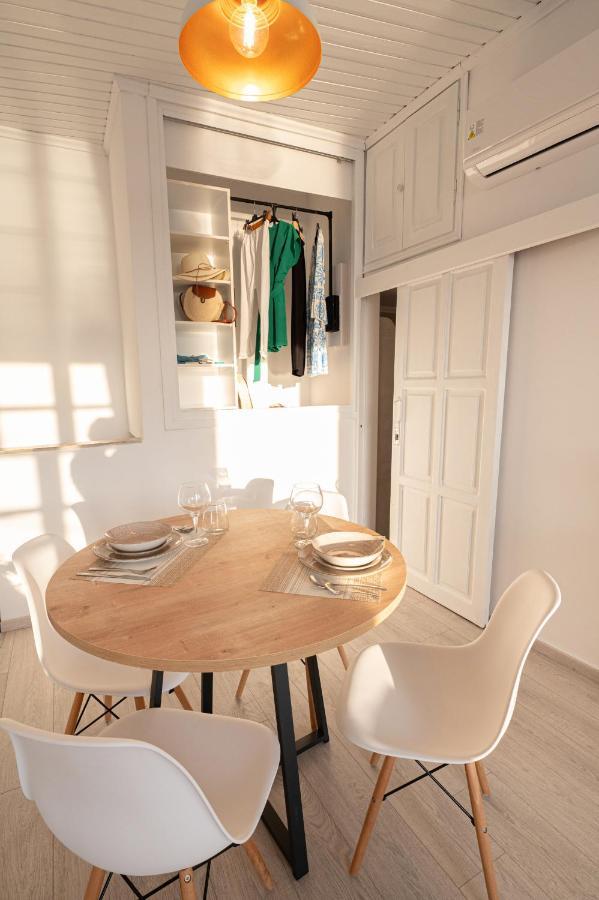 The White Rose Apartment Poros Town ภายนอก รูปภาพ